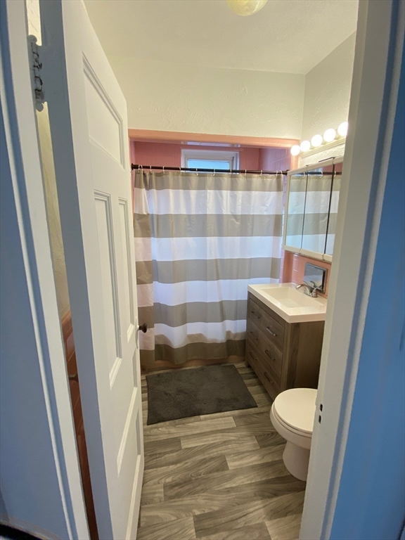 19 Beach Rd, Winthrop