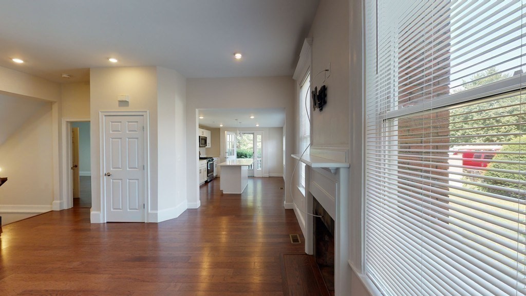 37 Walnut Pl, Newtonville