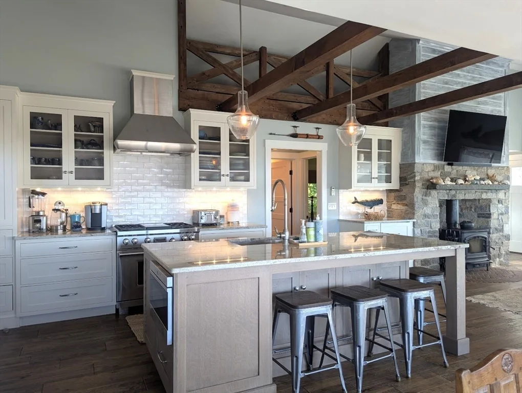 37 River Rd, Little Neck