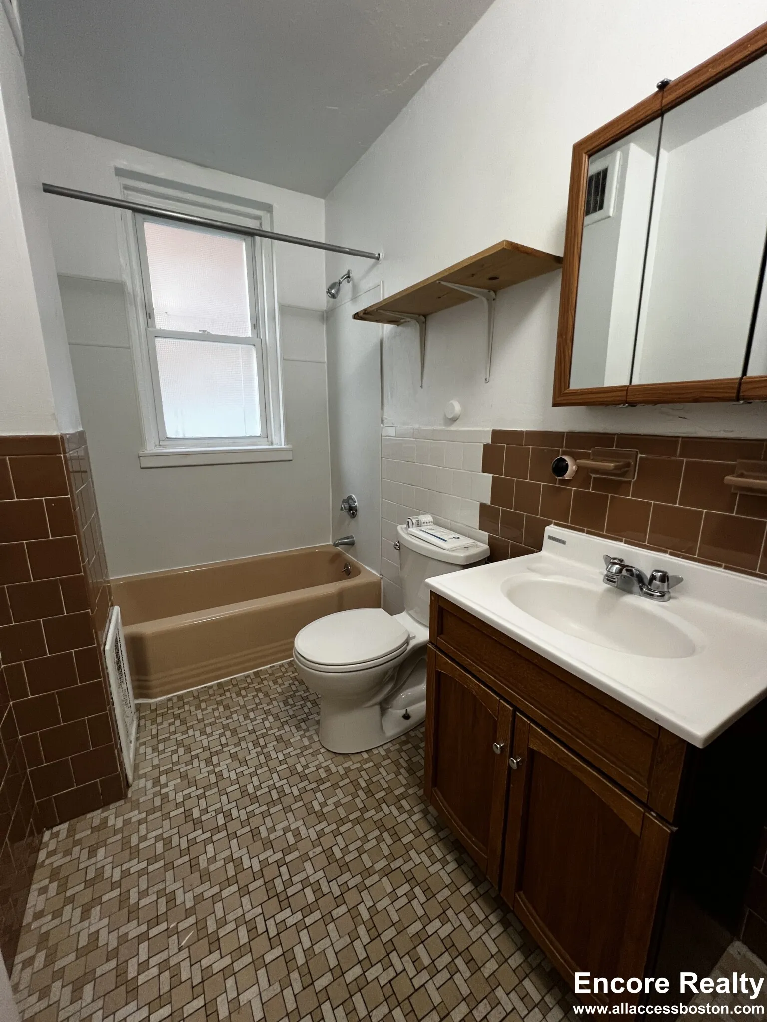 33 Lancaster Ter, Corey Hill