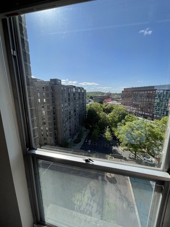 33 Pond Ave, Brookline