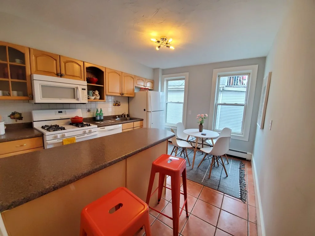 25 Kensington Ave, East Somerville