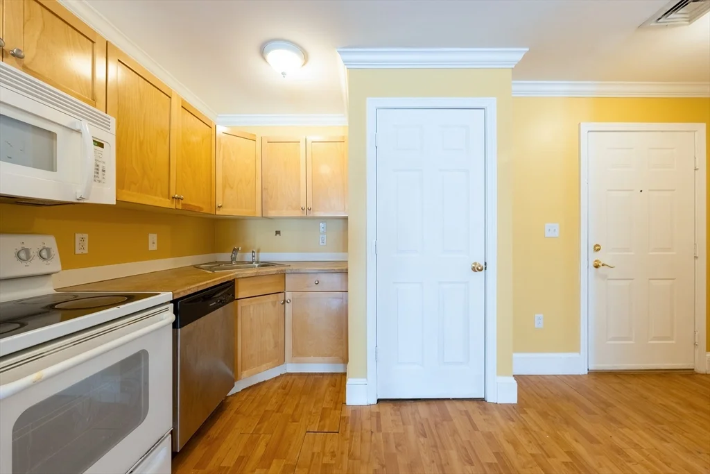 426 Mount Hope St, North Attleboro