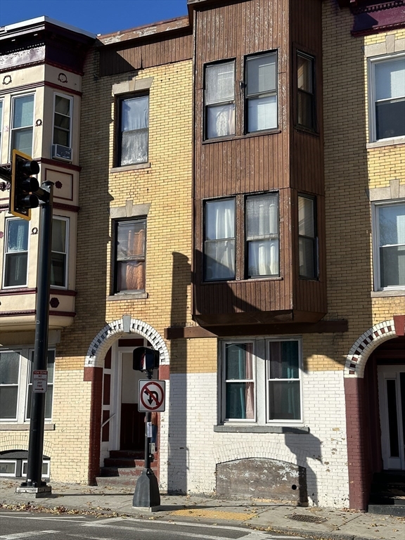 1905 Columbus Ave, Roxbury