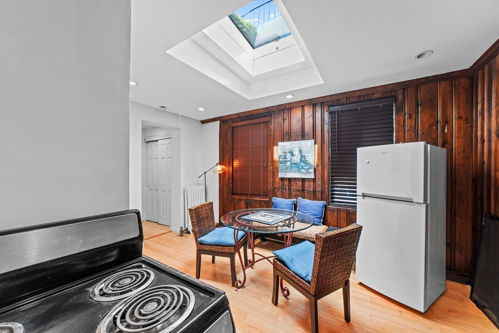 49 Charles St, Beacon Hill