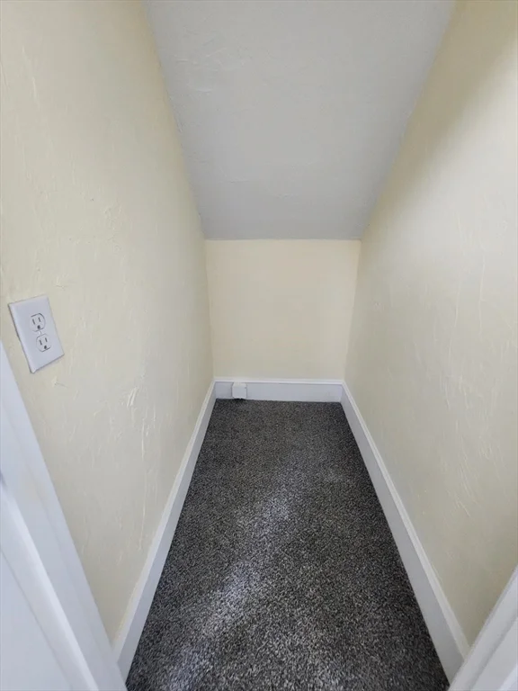 14 Everett, Middleboro