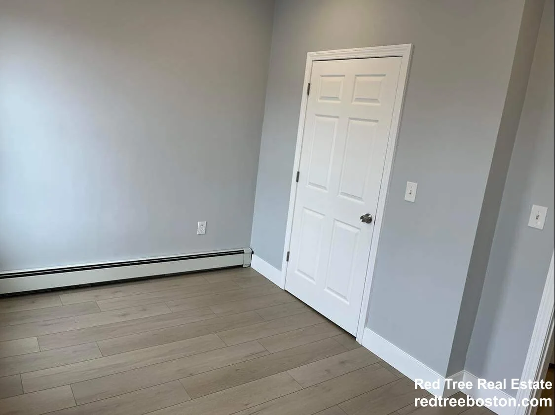 11 Pearl Ter, East Somerville