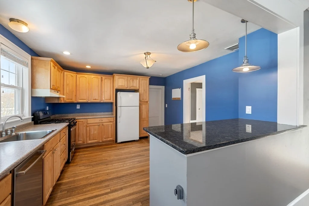 22 Leonard St, Woburn