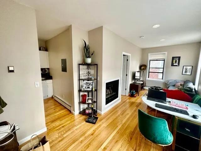 2 Thacher St, North End