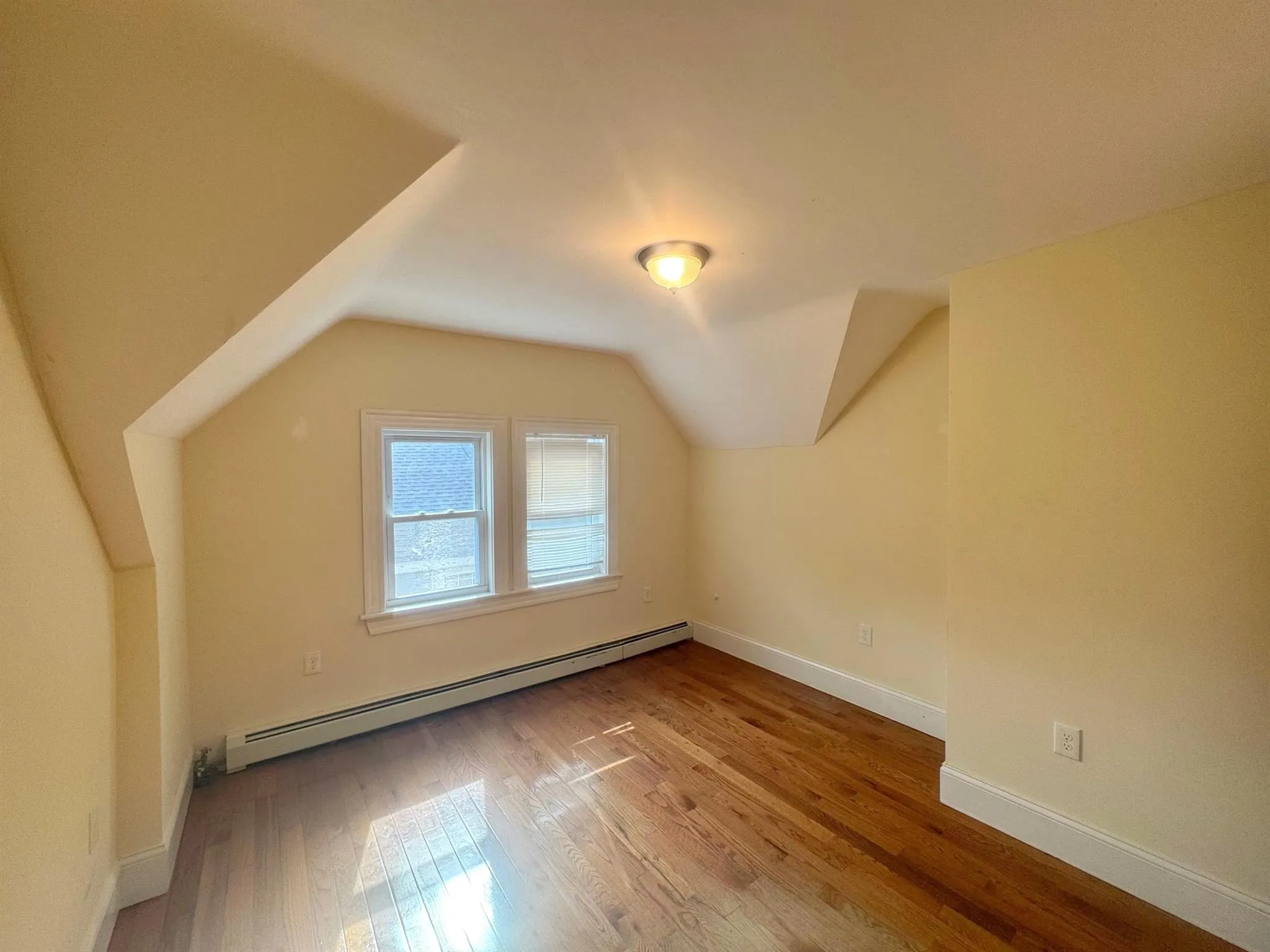 102 Sycamore St, Winter Hill