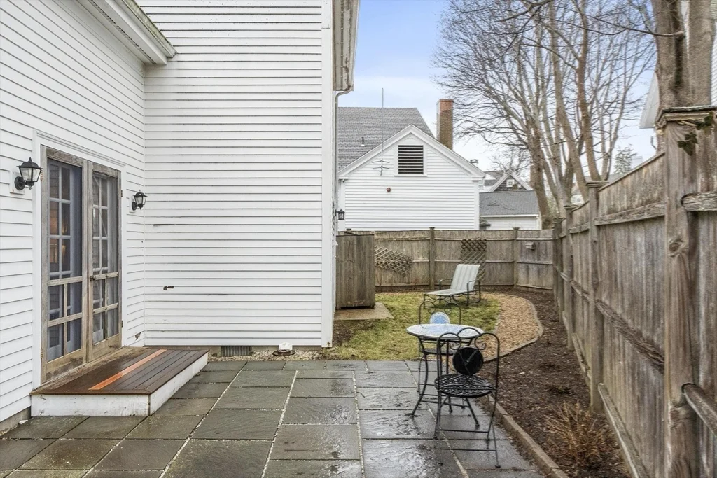 54-R Broadway, Rockport