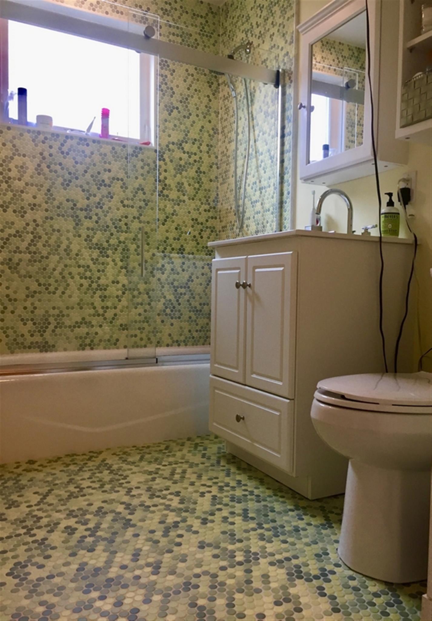 33 Irvington Rd, West Somerville