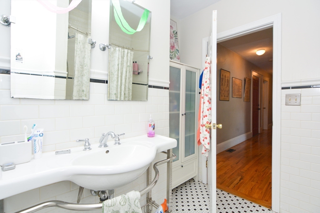 84 Roseclair St, Dorchester