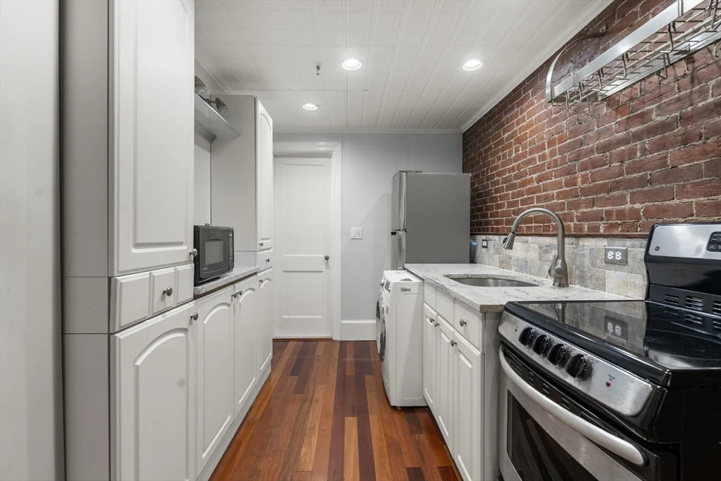 167 Beacon St, Back Bay