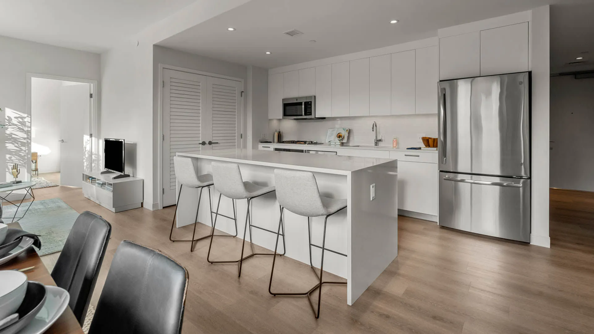 35 Lomasney Way, West End