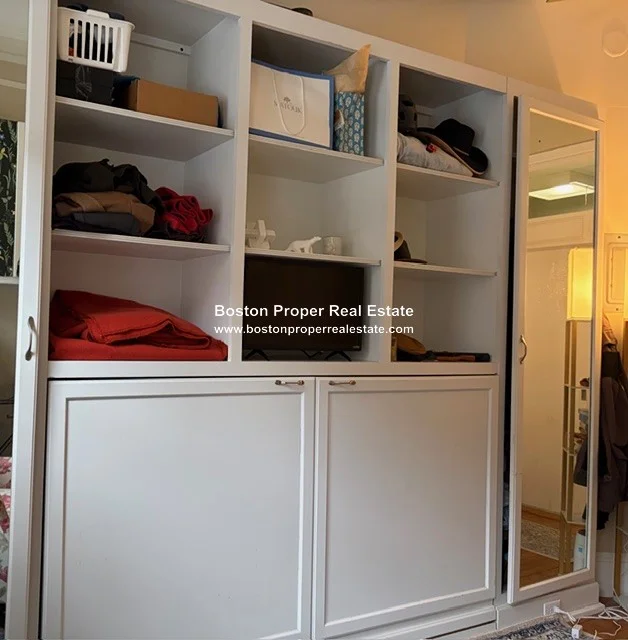 323 Beacon St, Back Bay