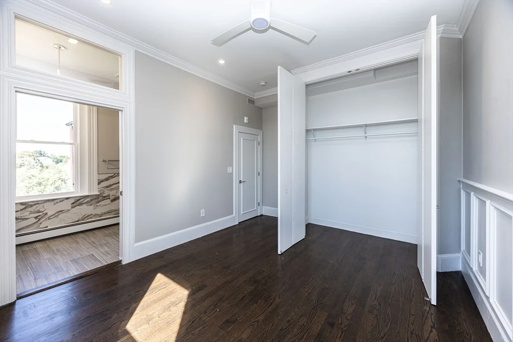 85 Regent St, Roxbury