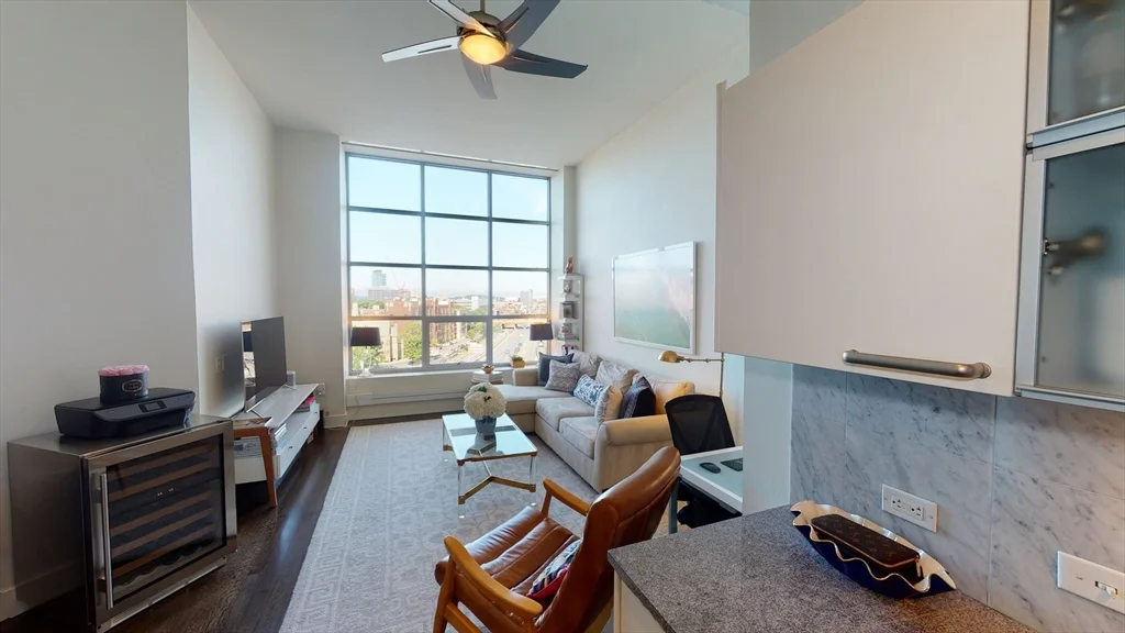 360 Newbury St, Back Bay