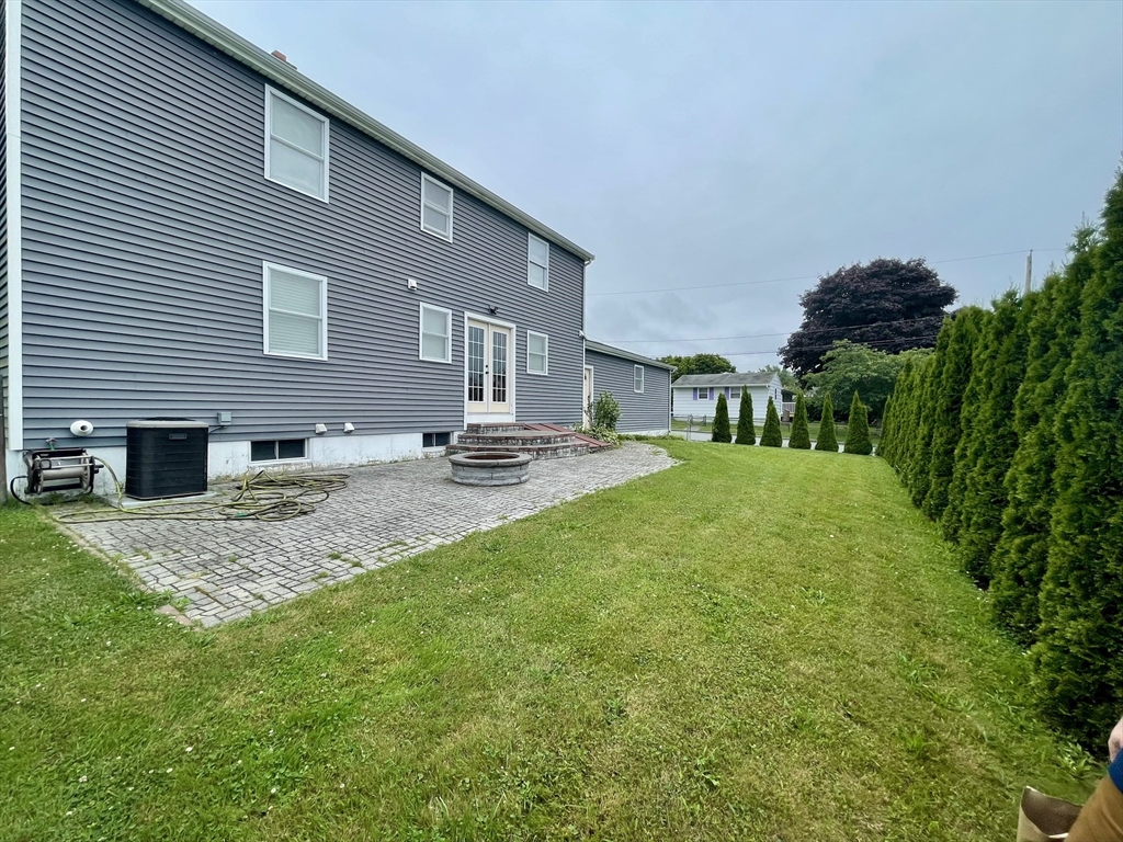 871 King St, Fall River