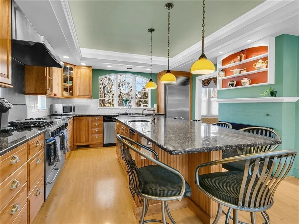 243 Upland Ave, Newton Highlands