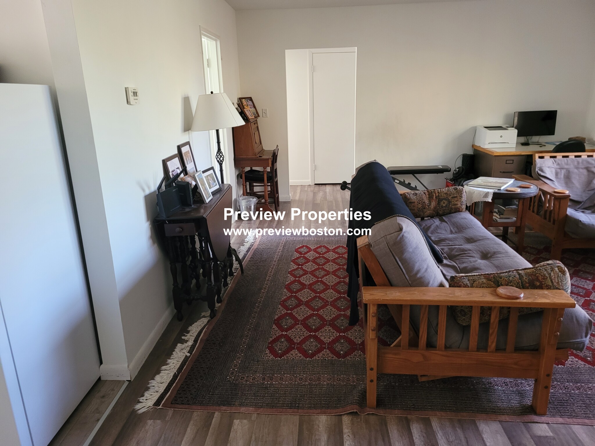 103 Lake Shore Rd, Oak Square