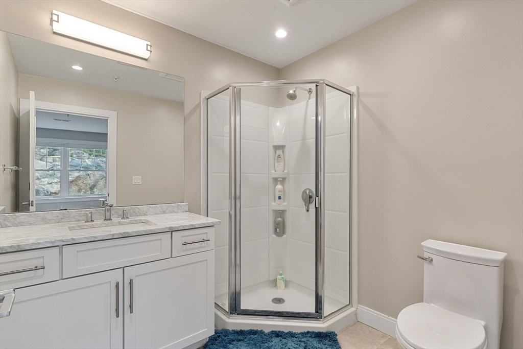 12 Blueberry Hill Ln, Melrose