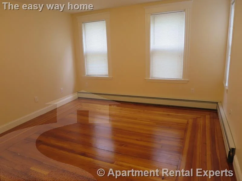 217 Willow Ave, Davis Square