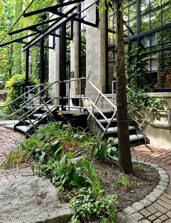 70 Howard St, Davis Square