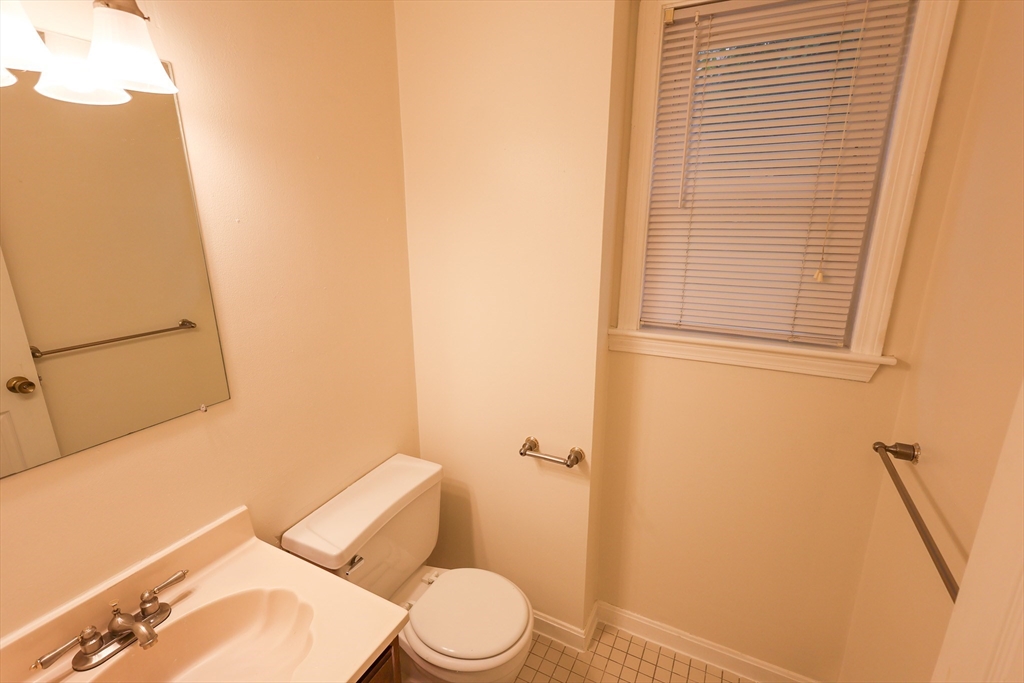 8 Mount Calvary Rd, Roslindale