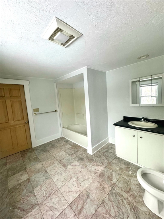 20 S Main St, Ashburnham