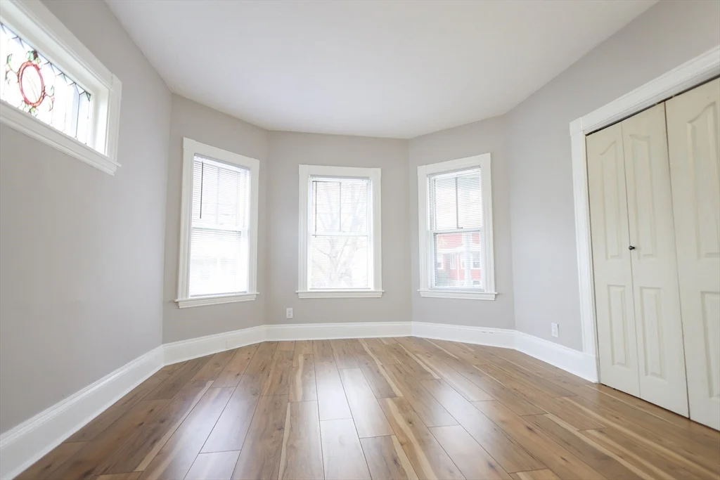 31 Graham St, Quincy