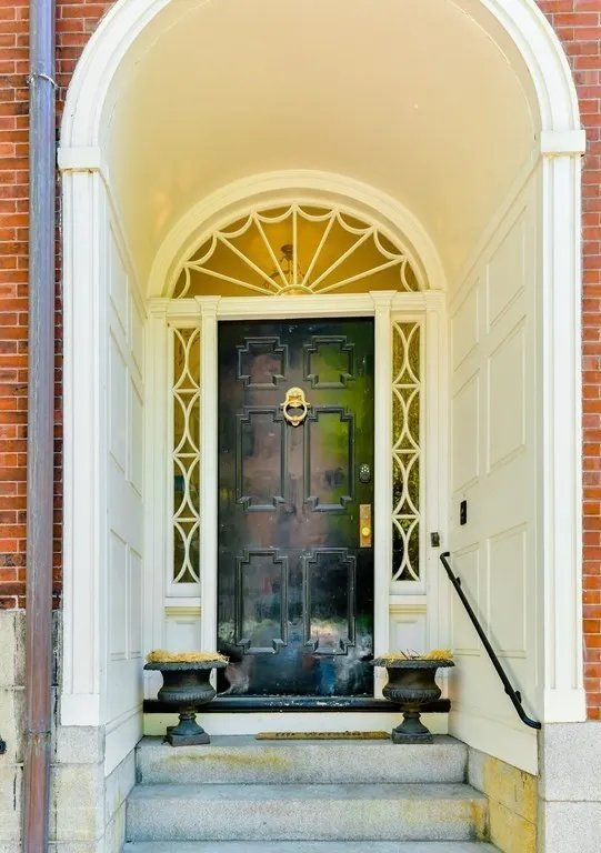 48 Mount Vernon St, Beacon Hill