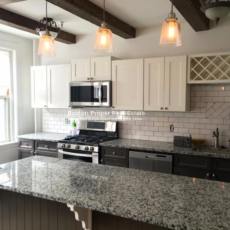 6 Marlborough St, Back Bay