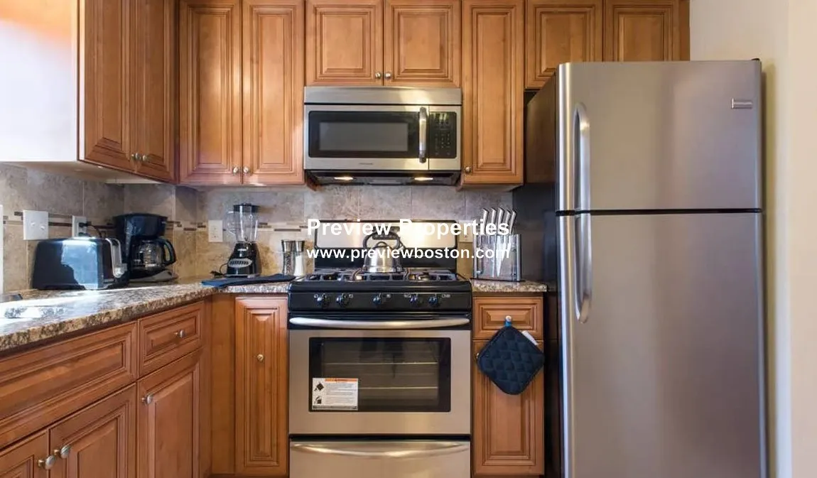 37 Oxford Circle, Belmont