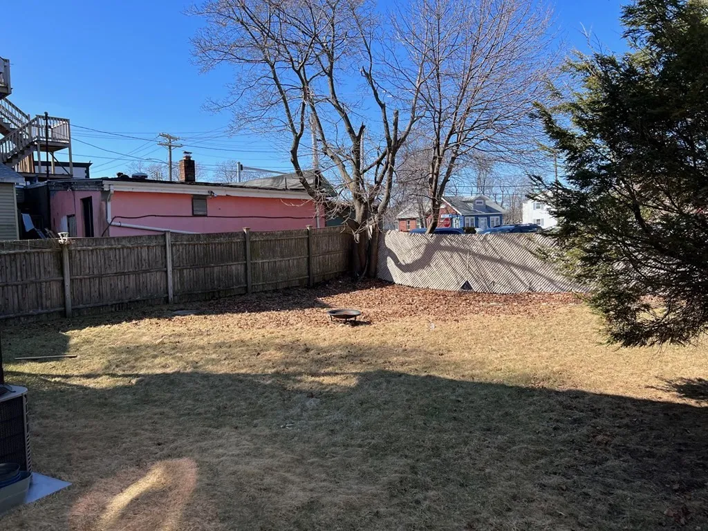 14 Beach Rd, Winthrop