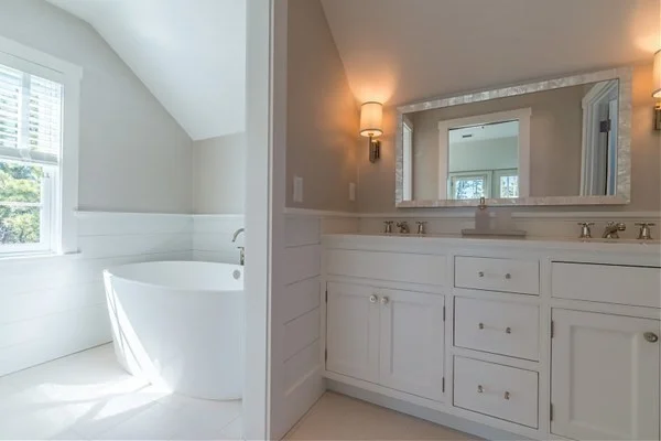 12 Pond View Dr, Nantucket