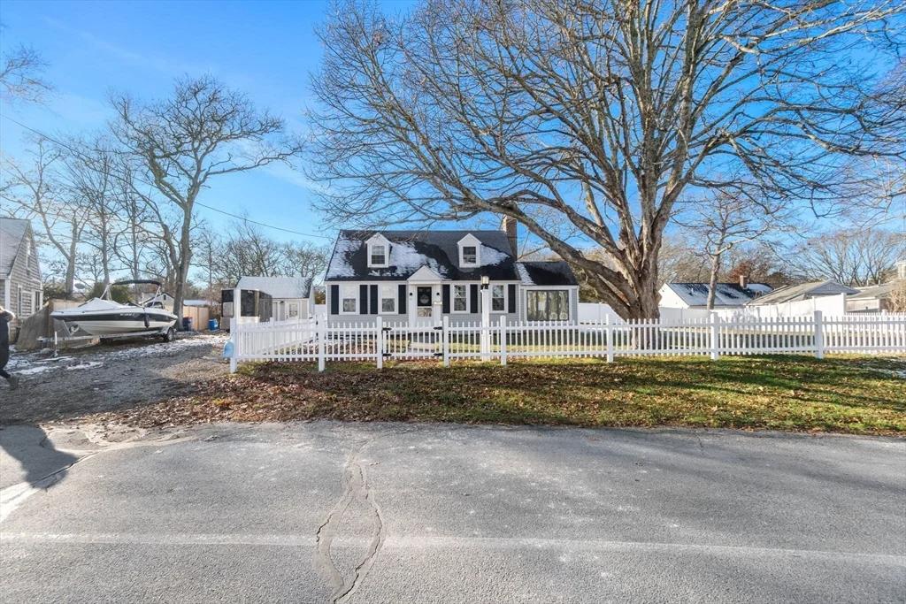 32 Woodside Ave, Wareham