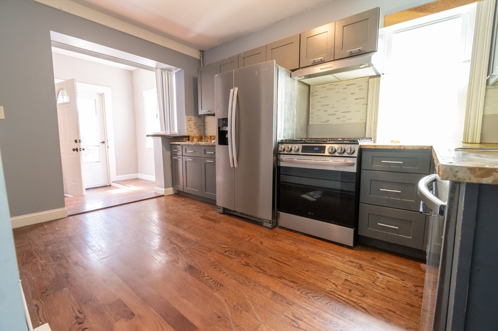 28 Harding Ter, Dedham