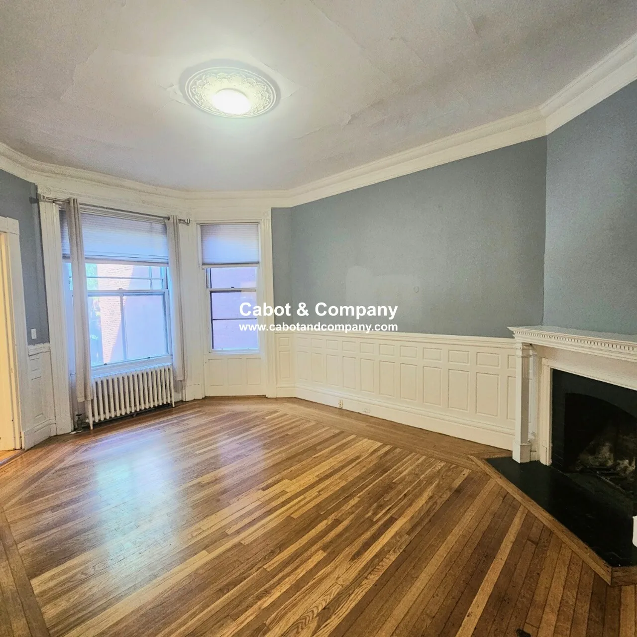 295 Newbury St, Back Bay