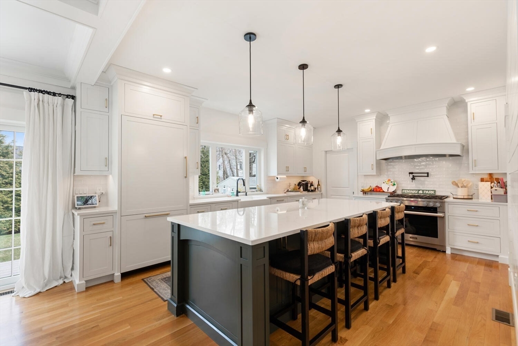 40 Foley Beach Rd, Hingham