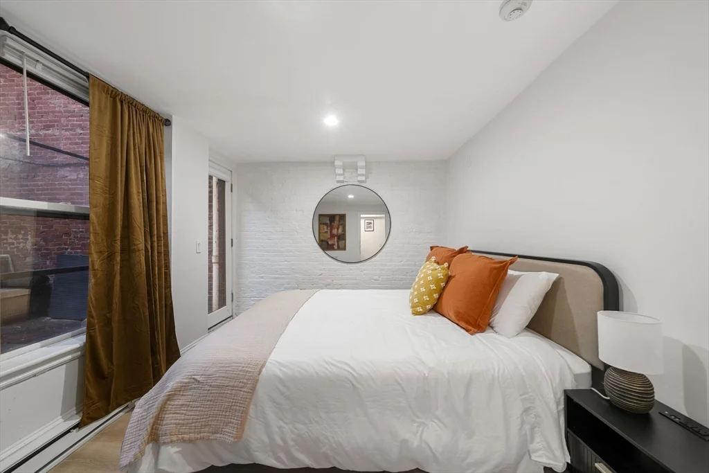 102 Revere St, Beacon Hill