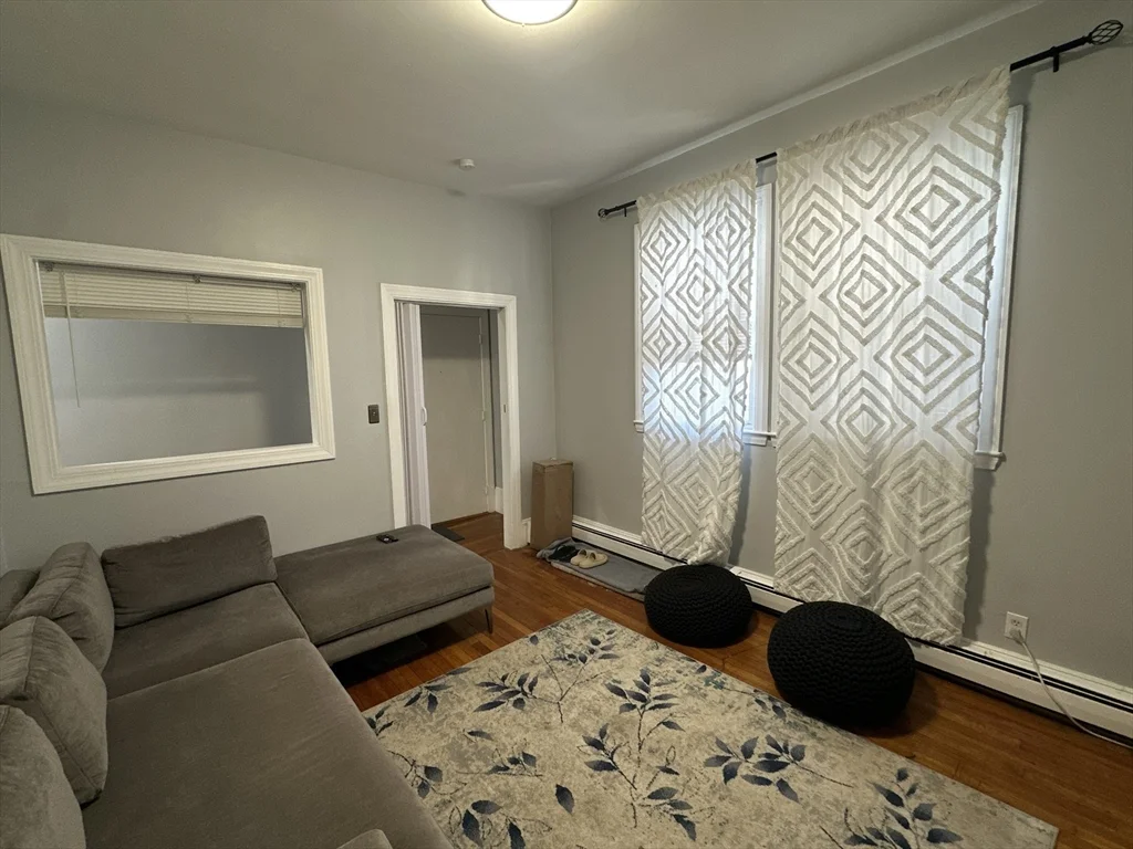 332 Main St, Everett