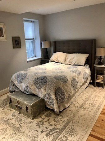 252 Gold St, South Boston