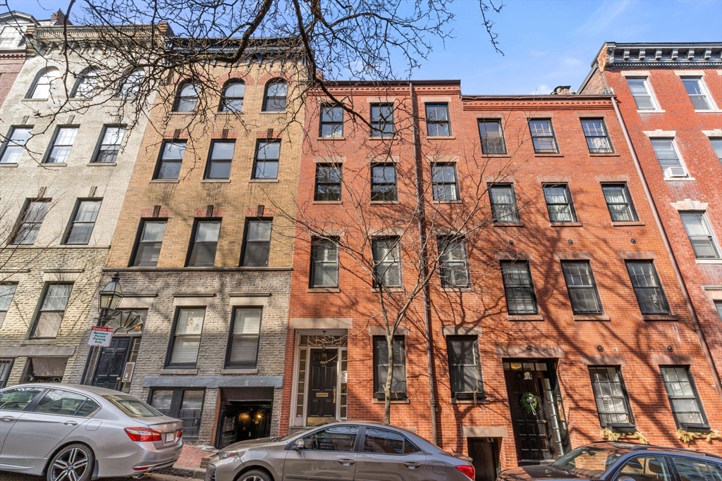 39 Grove St, Beacon Hill