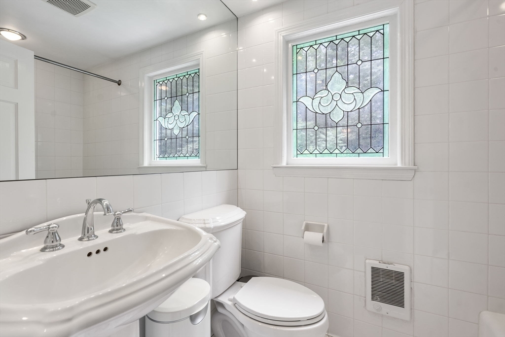 26 Cedar Hill Rd, Dover