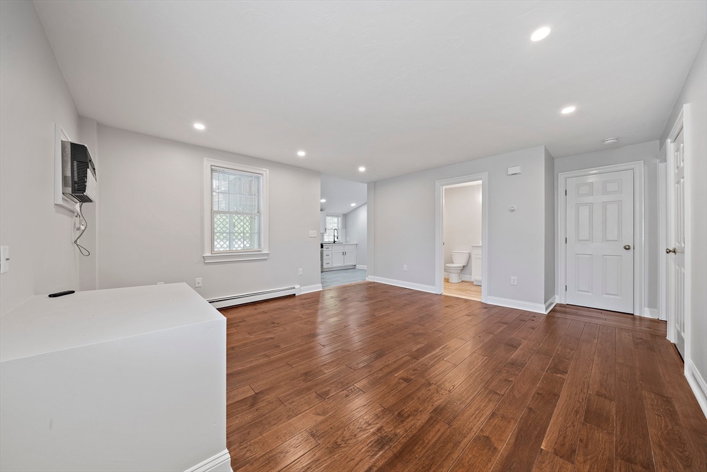 238 Neponset St, Canton