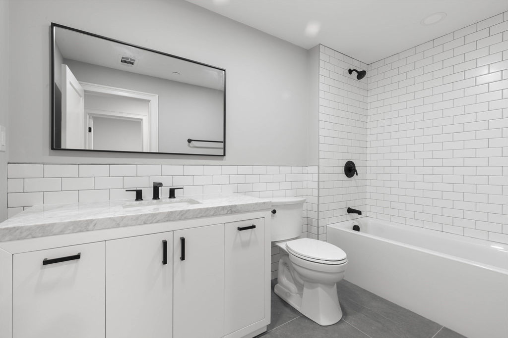 1 Jewett St, Rockport