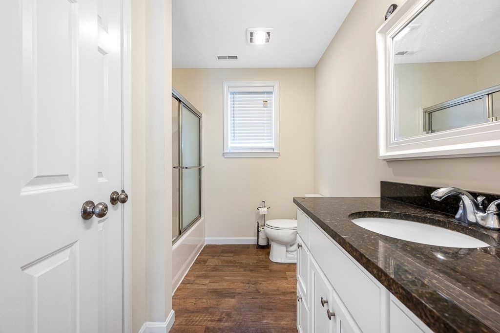 3 Moore Dr, Millbury