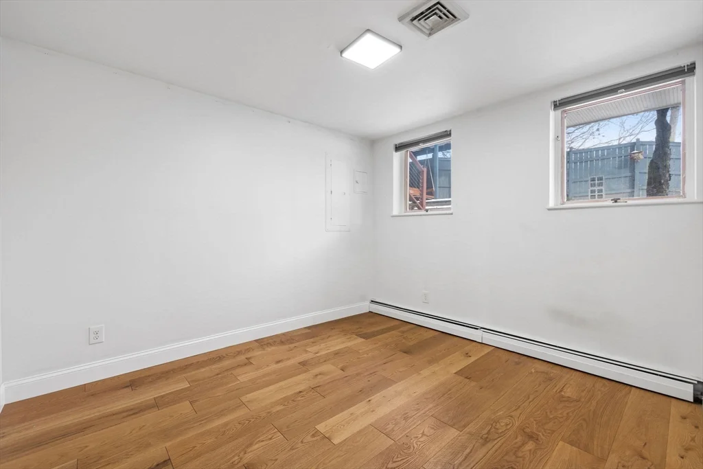 330 Cambridge St, Winchester