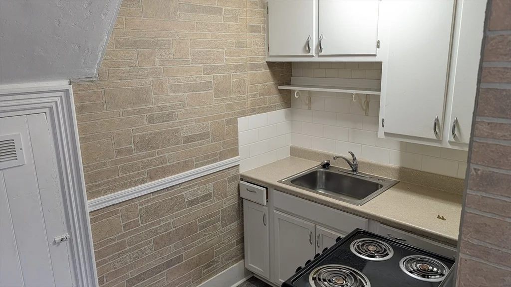 92 N Franklin St, Holbrook